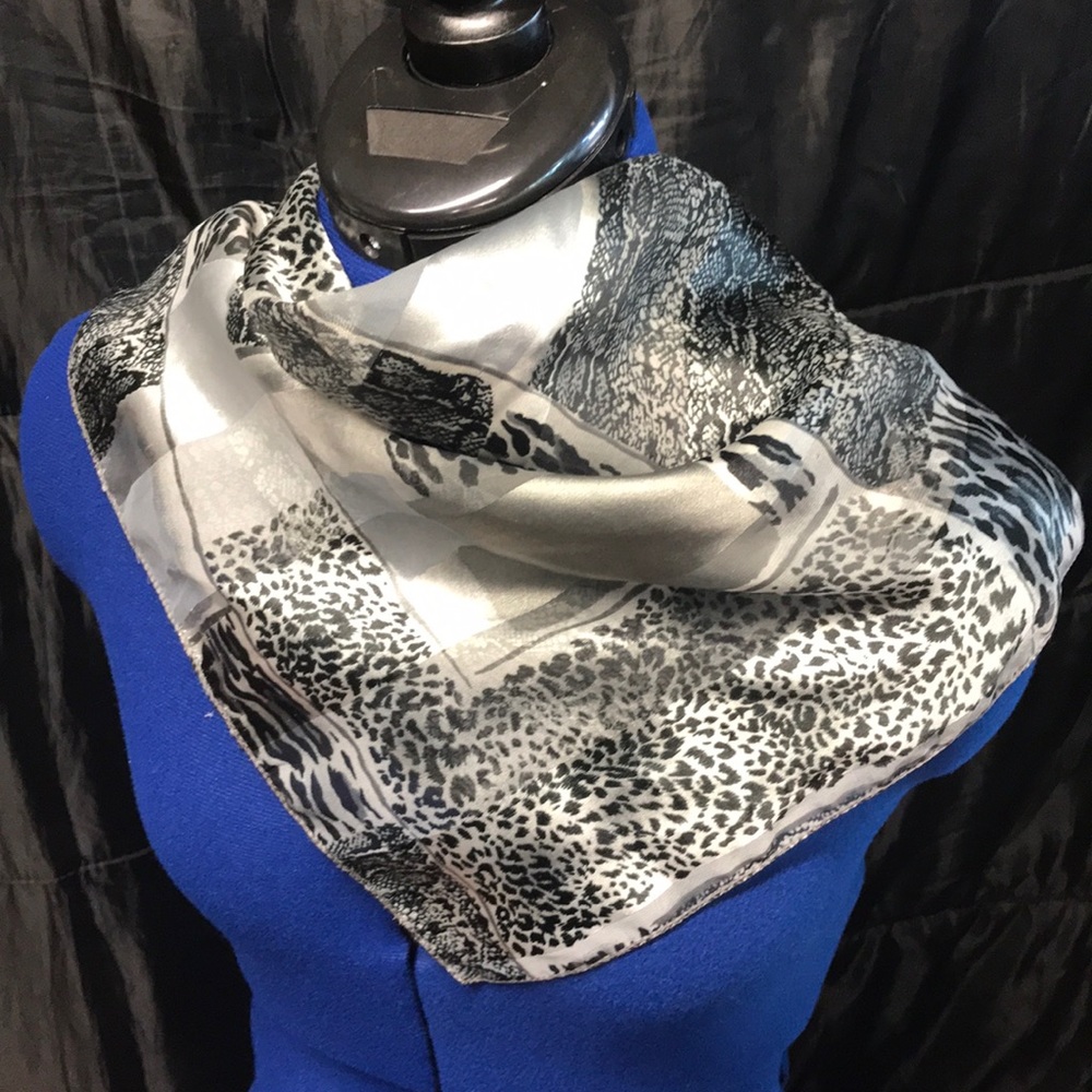 NWOT silver and black square fashion scarf